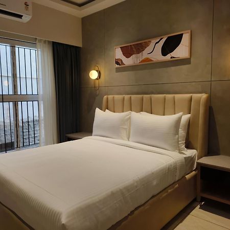 Olive Hotel Le Opera By Embassy Group バンガロール エクステリア 写真