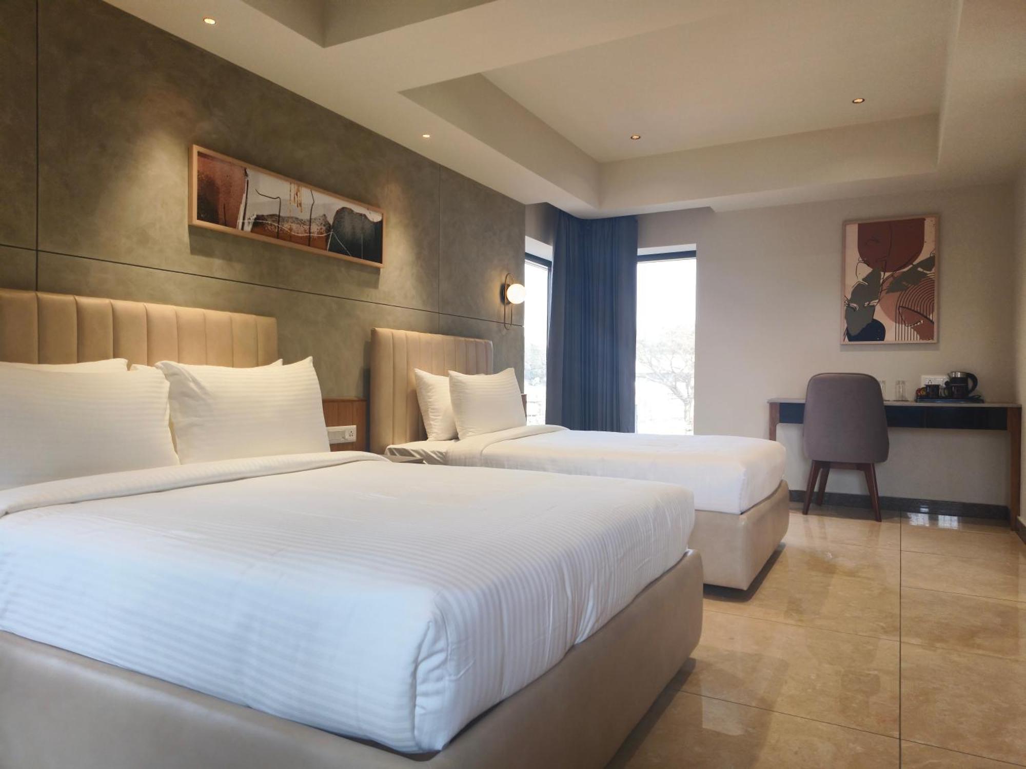 Olive Hotel Le Opera By Embassy Group バンガロール エクステリア 写真