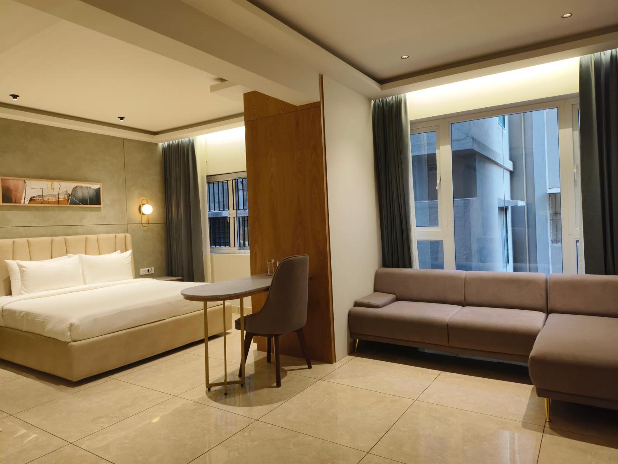 Olive Hotel Le Opera By Embassy Group バンガロール エクステリア 写真