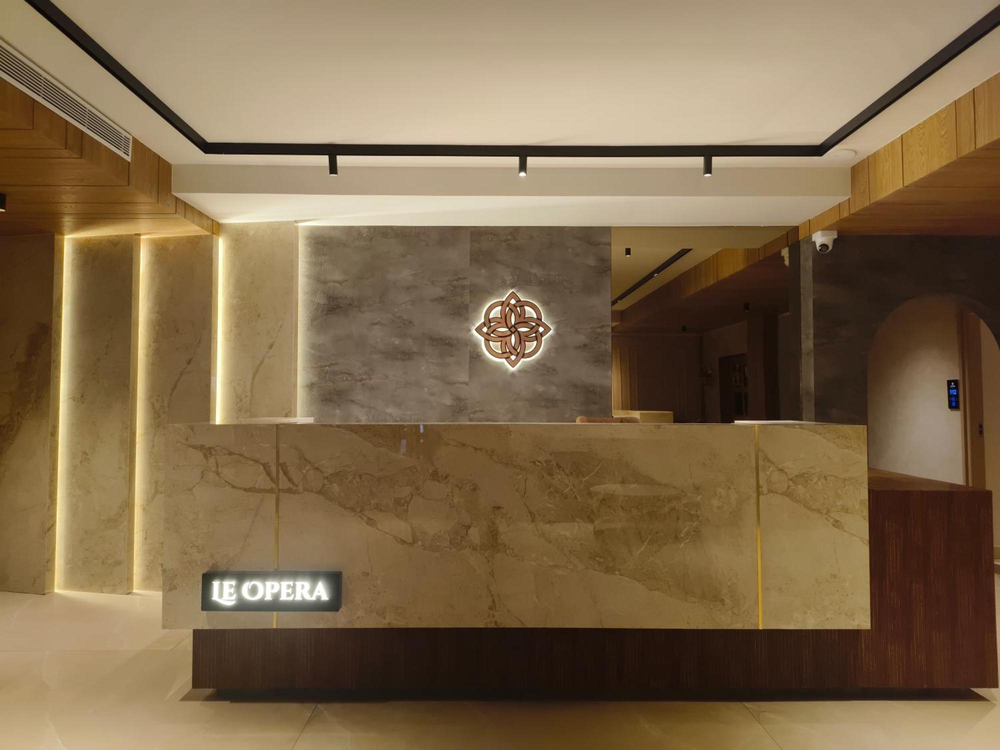 Olive Hotel Le Opera By Embassy Group バンガロール エクステリア 写真
